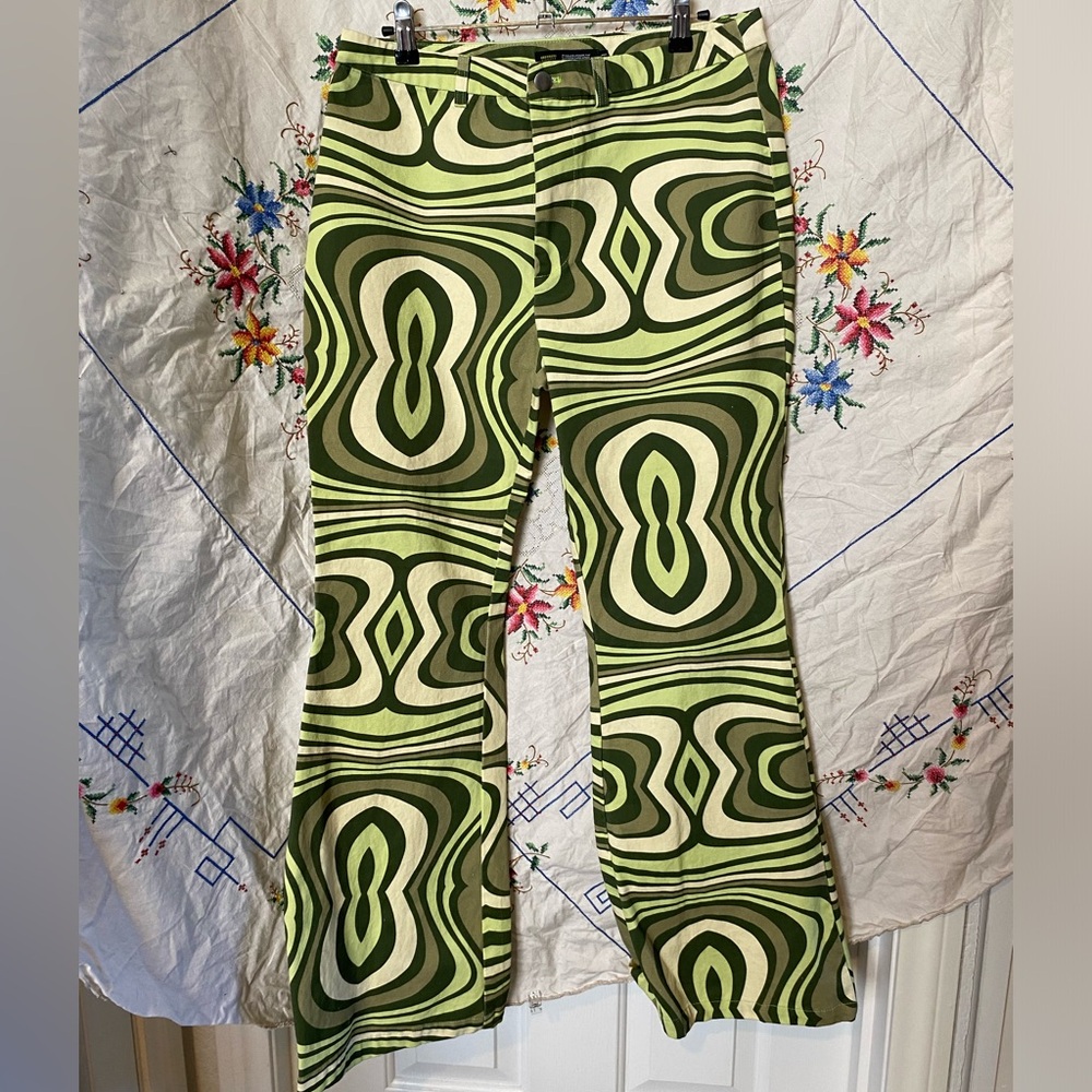 FINESSE GREEN ABSTRACT GREEN TONES FLARED JEANS